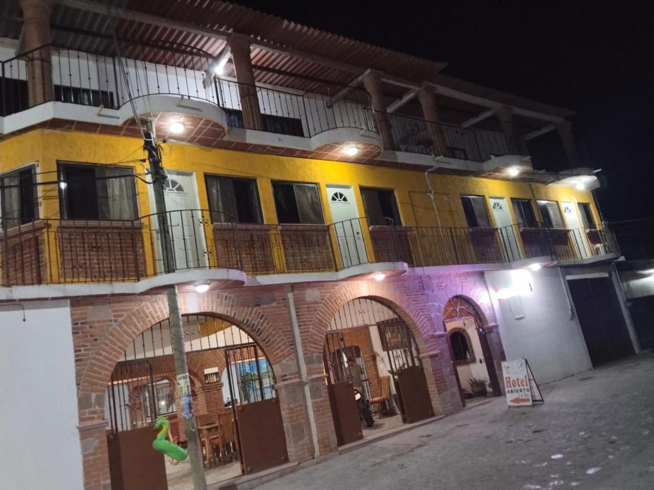 Hotel La Laguna Текескитенго Екстериор снимка